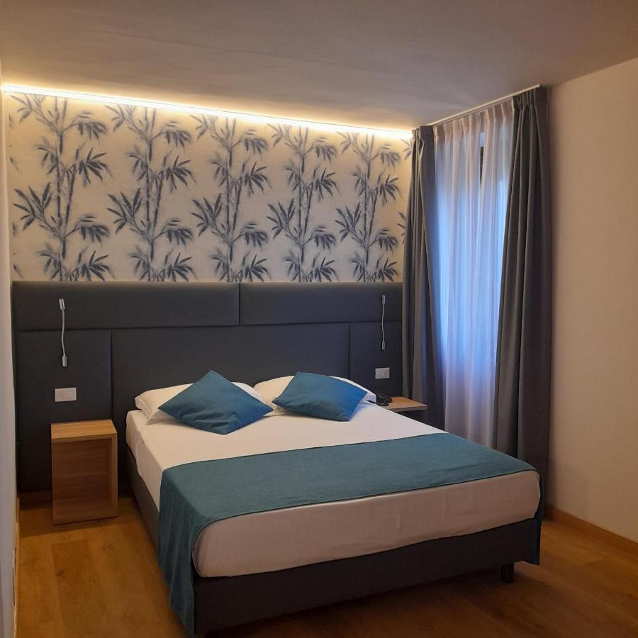 Bike Hotel Touring Gardone Riviera & Wellness Exterior photo