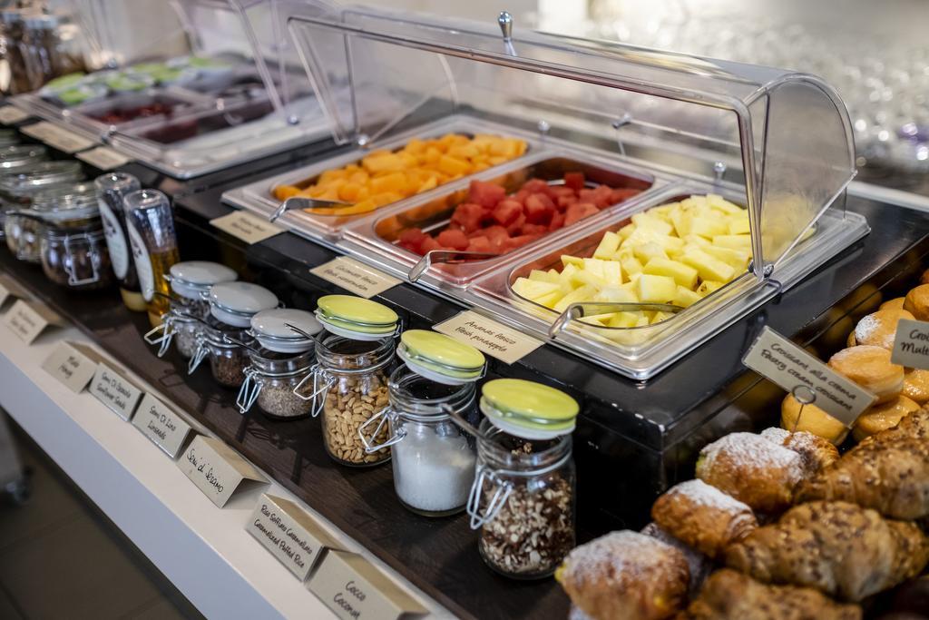 Bike Hotel Touring Gardone Riviera & Wellness Exterior photo